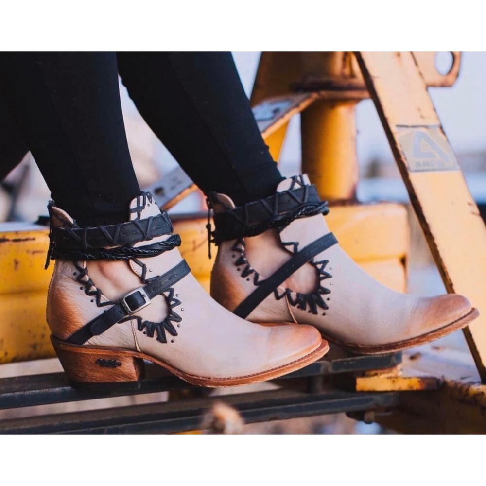 Miss Macie "Heck Yeah" Women's Bone Leather Cut Out Western Booties U7015-01 7.5